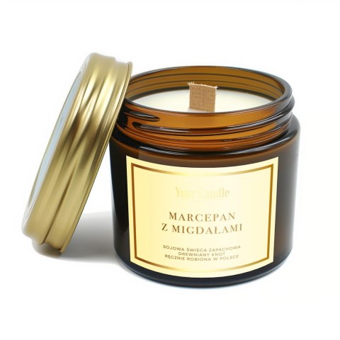 ŚWIECA SOJOWA ZAPACHOWA Z DREWNIANYM KNOTEM MARCEPAN Z MIGDAŁAMI 120 ml - YOUR CANDLE ŚWIECA SOJOWA ZAPACHOWA Z DREWNIANYM KNOTEM MARCEPAN Z MIGDAŁAMI 120 ml - YOUR CANDLE